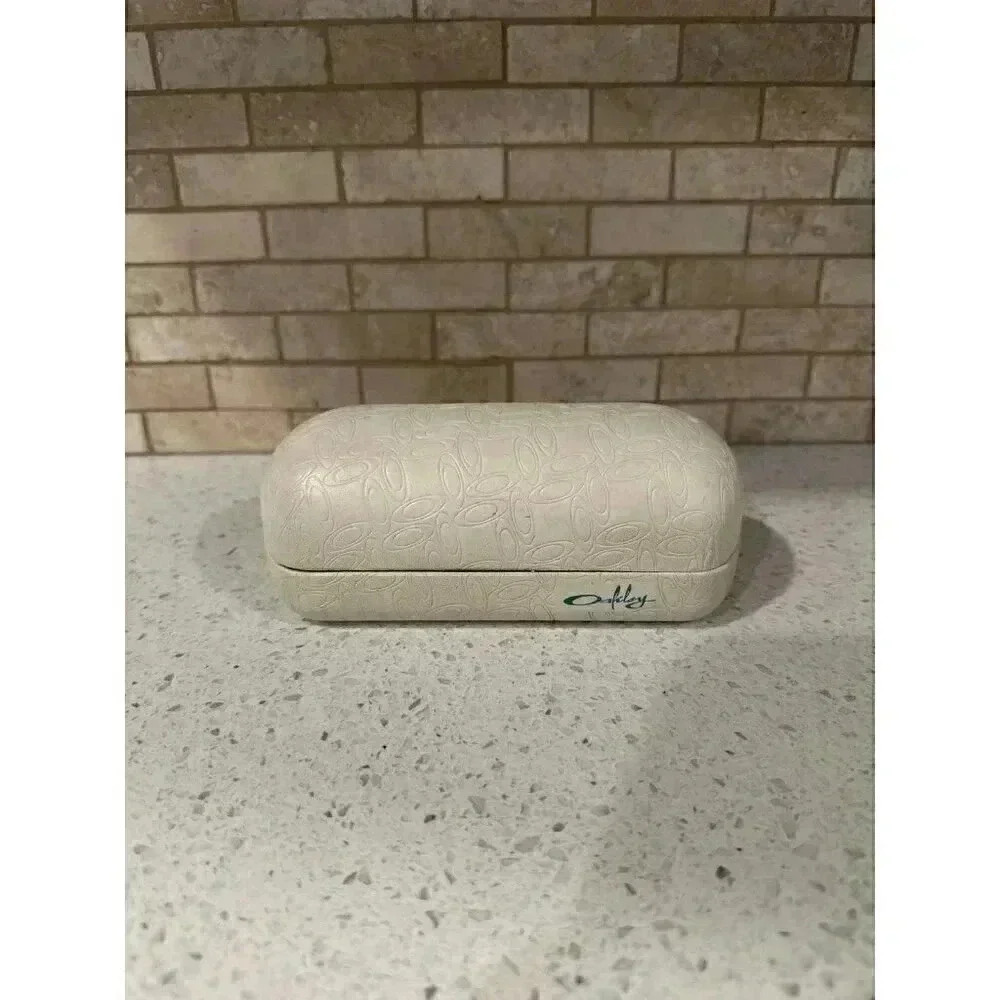 Oakley White Hard Side Clamshell Case Sunglasses Embossed ‎ dr